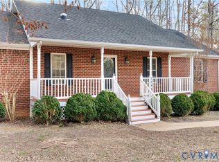 9281 Forestdale Dr, Amelia Court House, VA 23002