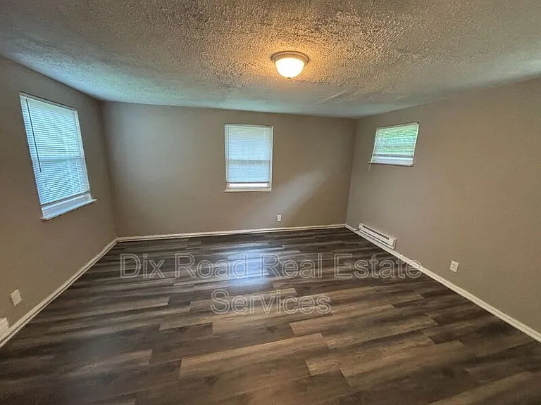 545 Rockdale Ave #1 — Photo 17