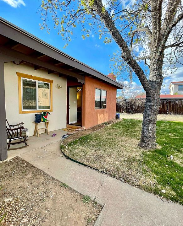1st image of 811 Calle Saragosa APT 4