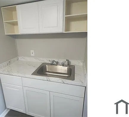 2535 Brookfield Ave — Photo 2