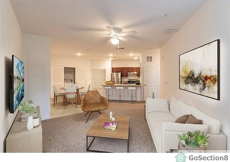 2nd image of 2700 Anneleigh Cir