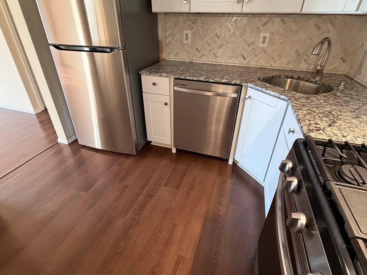 2 bed, 1110 sqft, $1,800 — Photo 4
