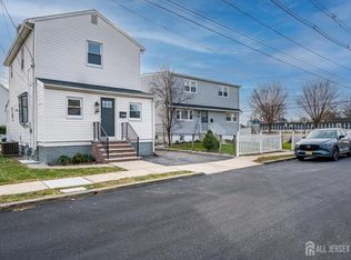 237 Mawbey St, Woodbridge, NJ 07095