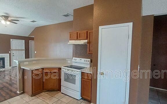 5th image of 1512 Paintbrush St