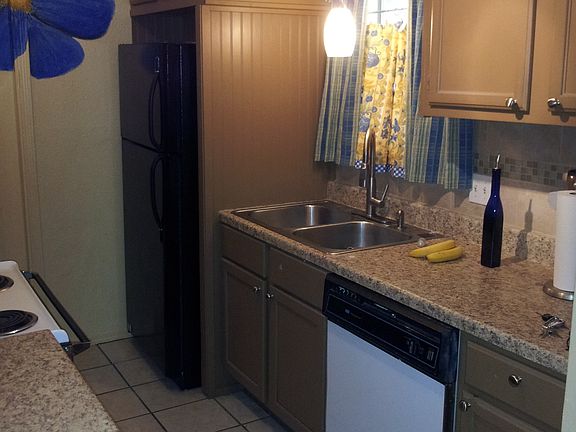 5th image of 1408 Autumn St