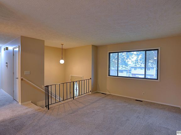 3rd image of 7712 Cottonwood Ave