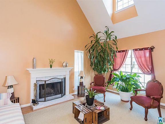 5th image of 169 Laurel Woods Dr