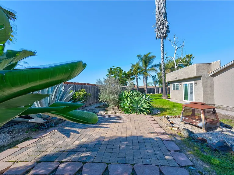 11370 Travis Pl — Photo 22