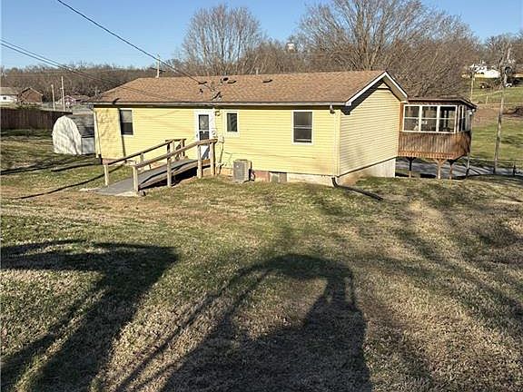 2nd image of 1021 N 8th St