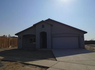 1391 Victory Ct, Hanford, CA 93230