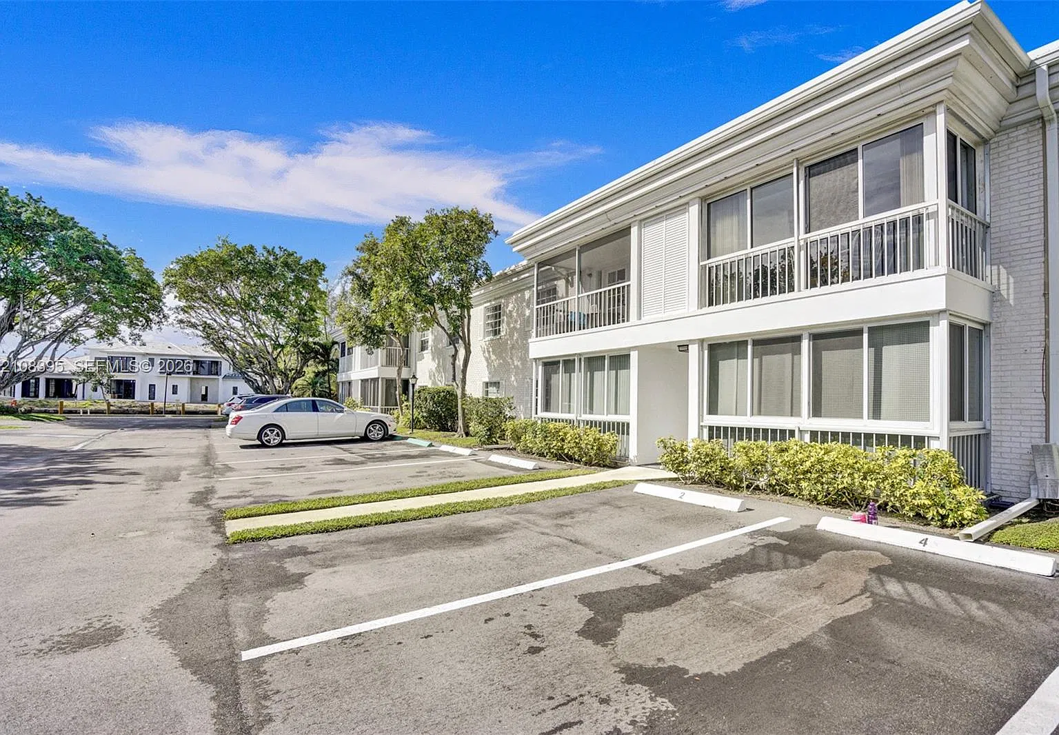 Bay Colony Club Condo — Photo 1