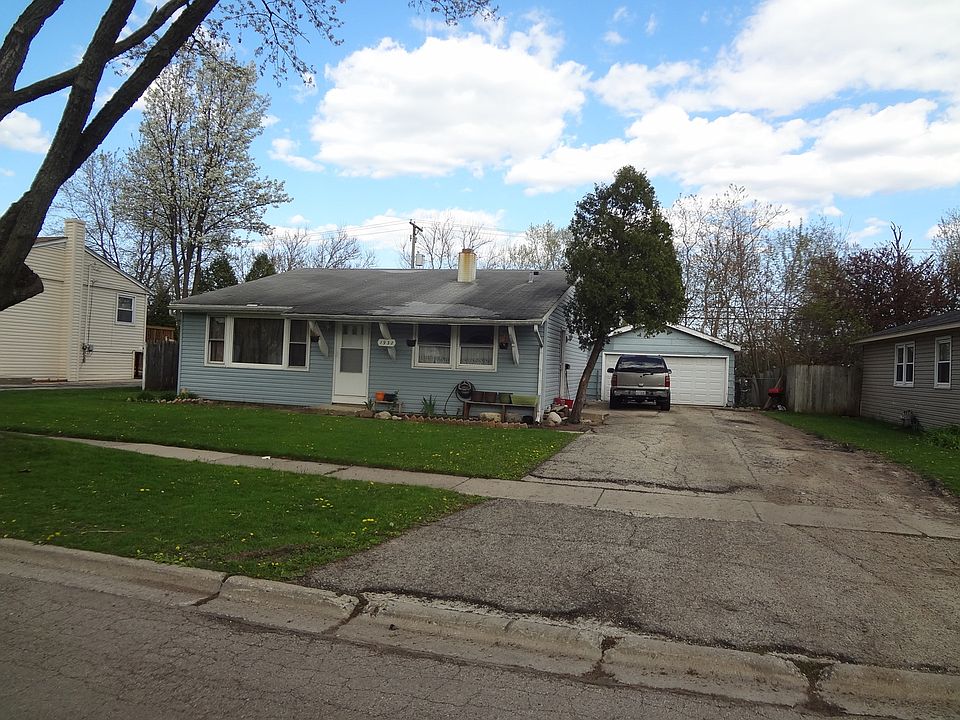 2nd image of 1932 Bristol Cir