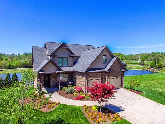 2nd image of 574 Turnberry Cir