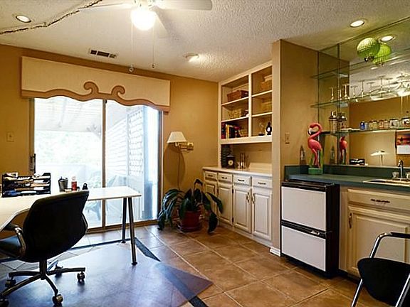 office, den or third bedroom