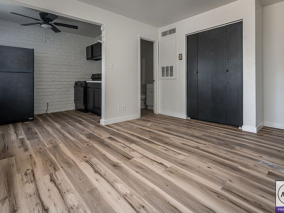 5th image of 2738 W Augusta Ave #C03