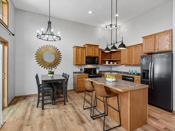 9722 Saint Andrews Dr, Elko New Market, MN 55020