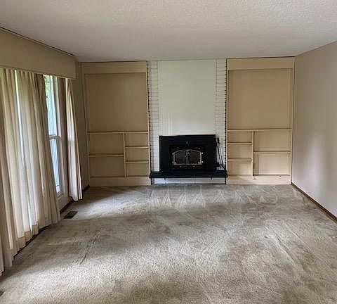 4th image of 14815 SE 18th Pl