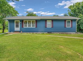 2710 NE Spring Creek Dr, Topeka, KS 66617