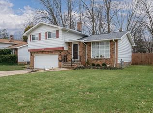 24351 Palm Dr, North Olmsted, OH 44070