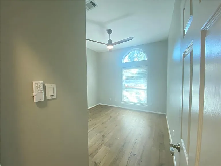 39 Silent Brook Pl — Photo 25