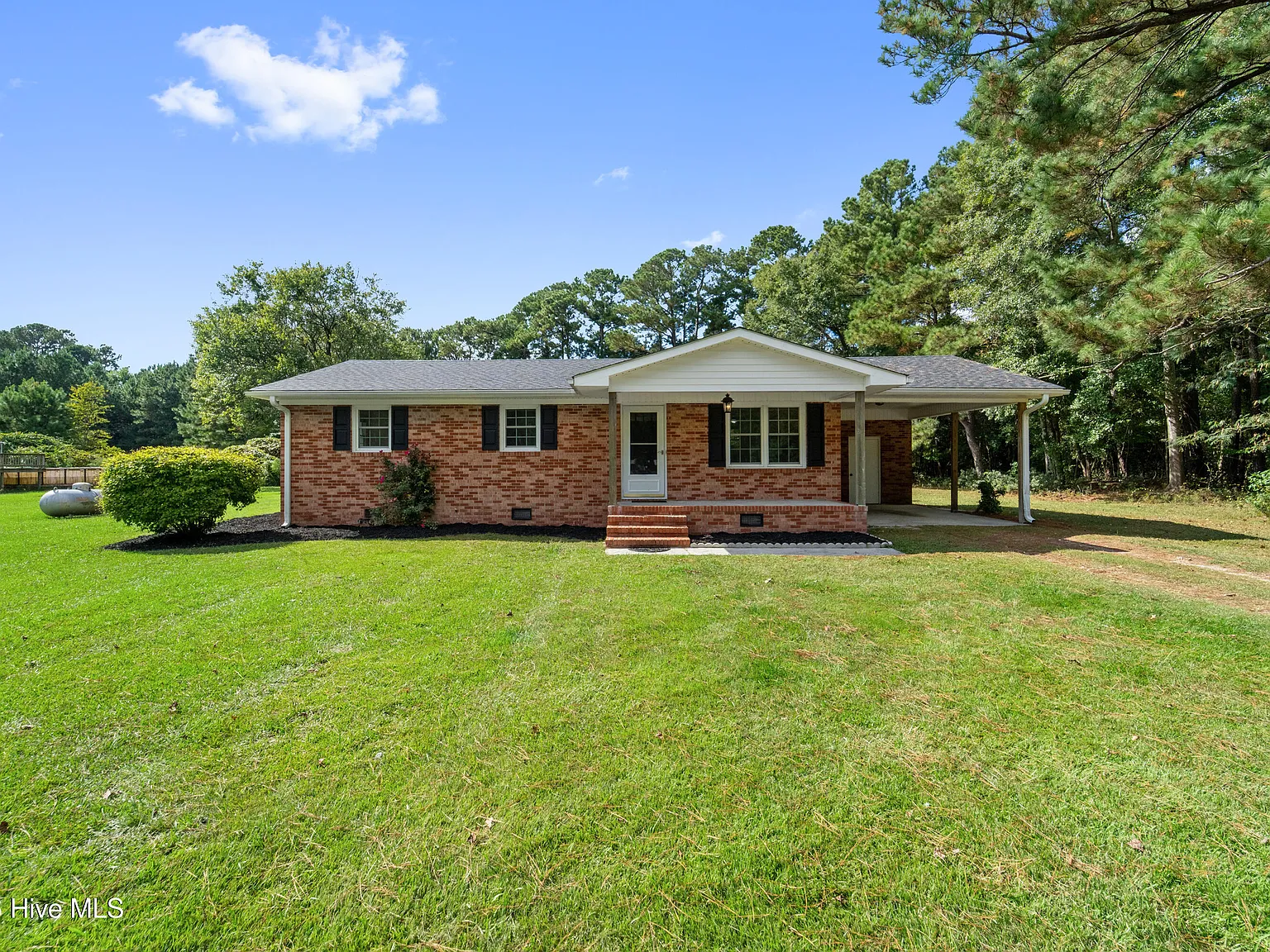 3 bed, 1.0 bath, 1067 sqft, $1,495 — Photo 1