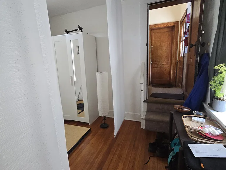 Bedrooom/entrance