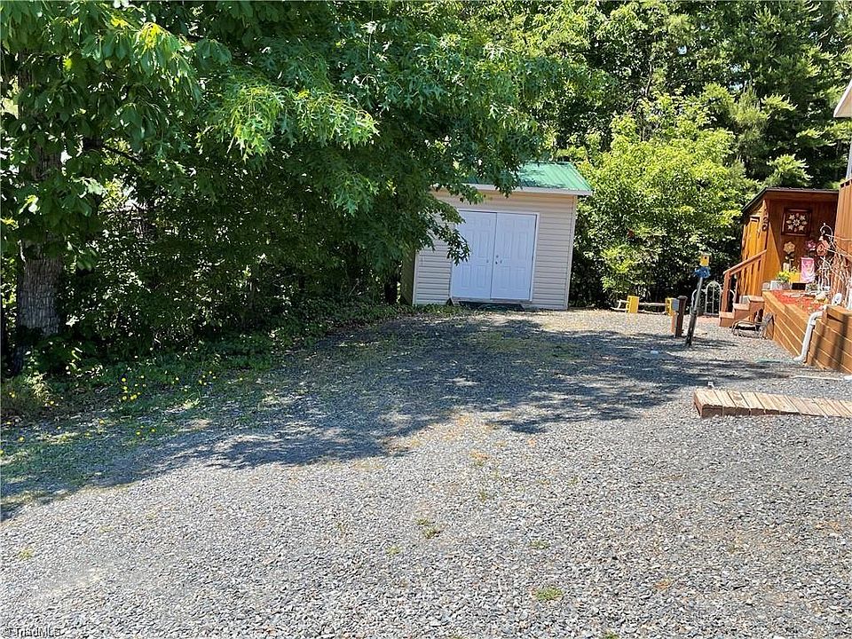 1st image of 122 Eagle Dr