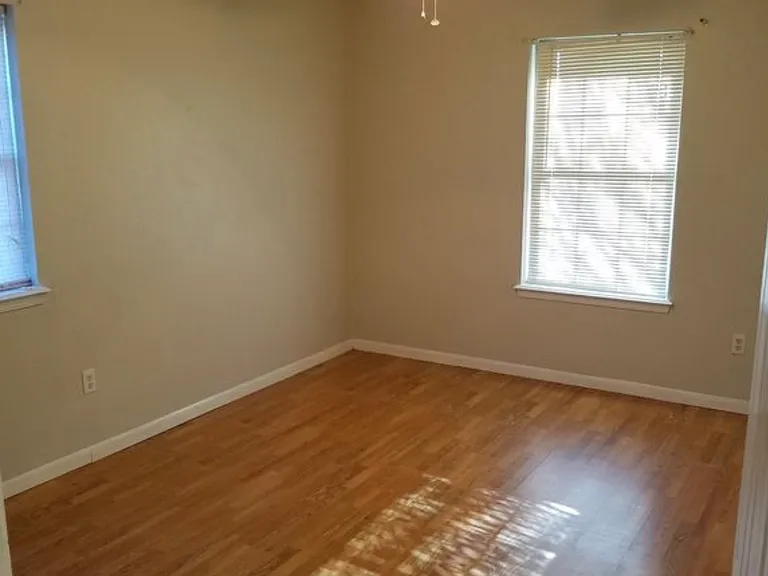 332 SW 72nd St — Photo 10