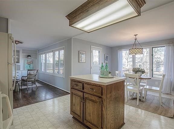3rd image of 6122 W 76th Pl