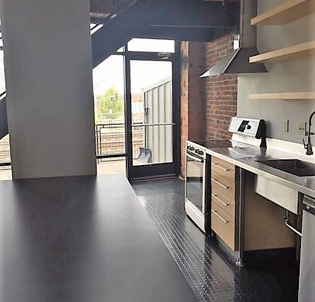 2nd image of 103 E Sprague Ave #8