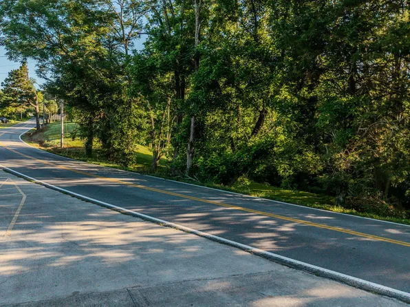Sims Rd, Sevierville, TN 37876