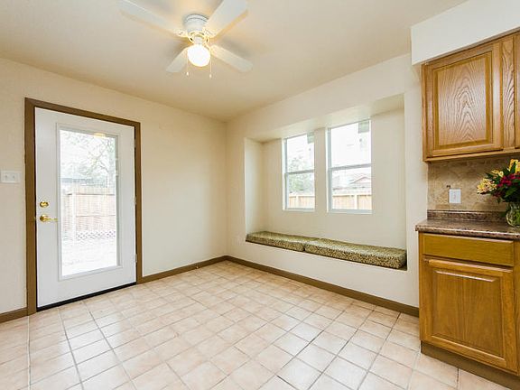 5th image of 7301 Montreal Cir