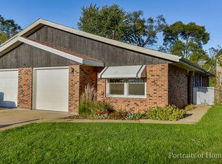 566 Charles St, Lockport, IL 60441