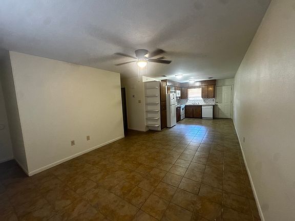 3rd image of 104 E Ward Dr #B