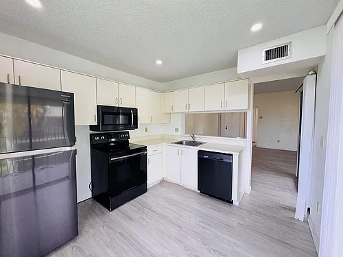 1149 Independence Trl #L Photo 1