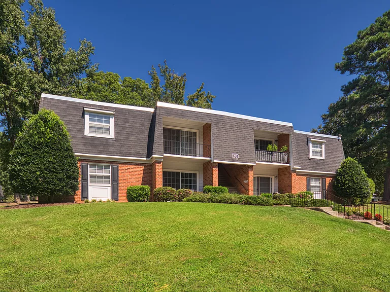 Colonial Towne Apartments — Photo 40