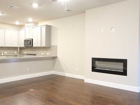 2nd image of 332 Blackthorne Dr