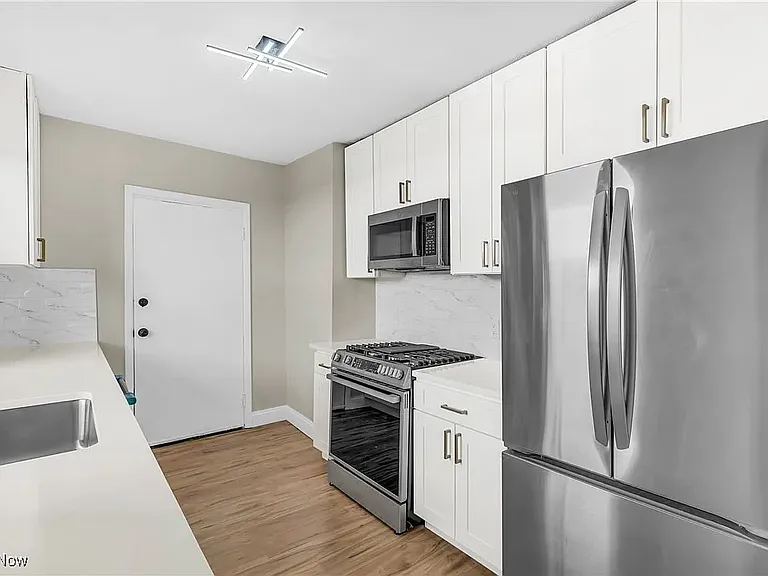 3211 W 121st St #DN — Photo 9