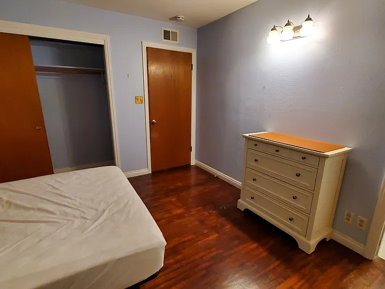 1106 W Churchill St #1 — Photo 15