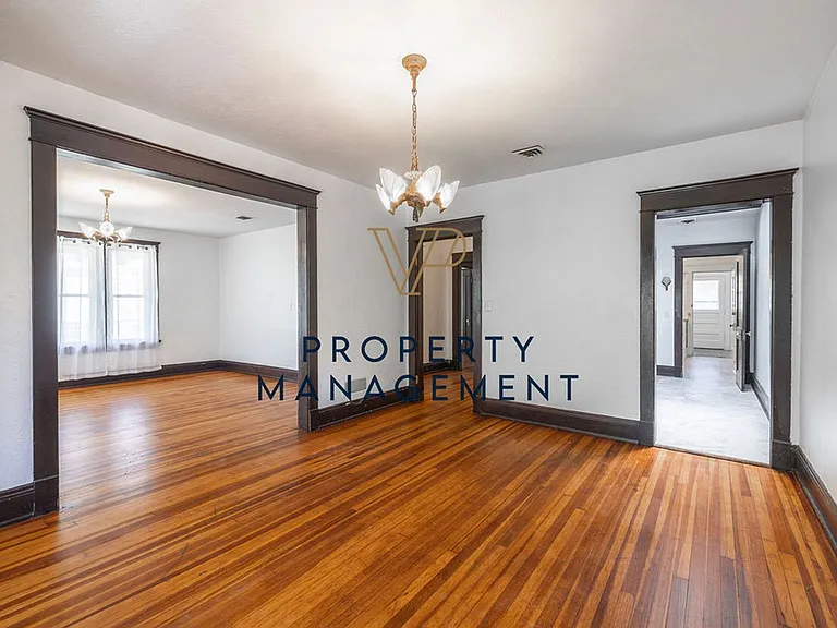 203-209 N Indiana Ave — Photo 12