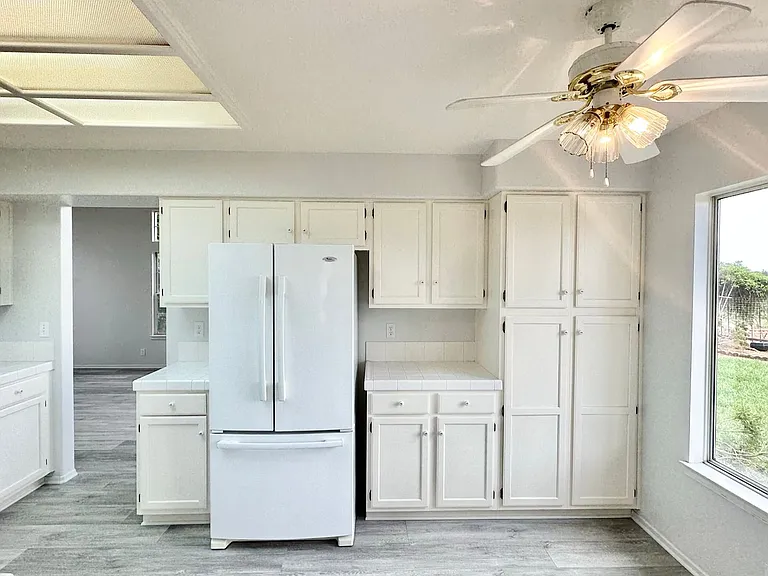 1043 Carryll Park Ct — Photo 11