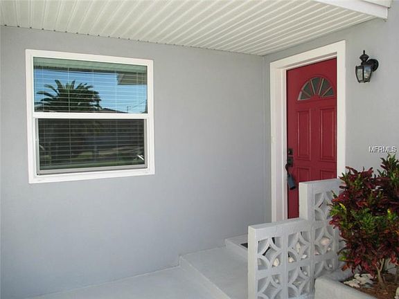 2nd image of 2511 Hibiscus Dr W