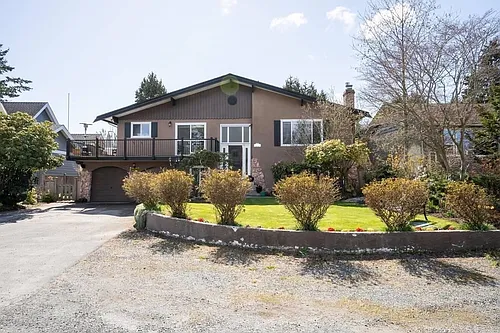 5368 1a Ave #UPPER Photo 1 5368 1a Ave #UPPER Photo 1