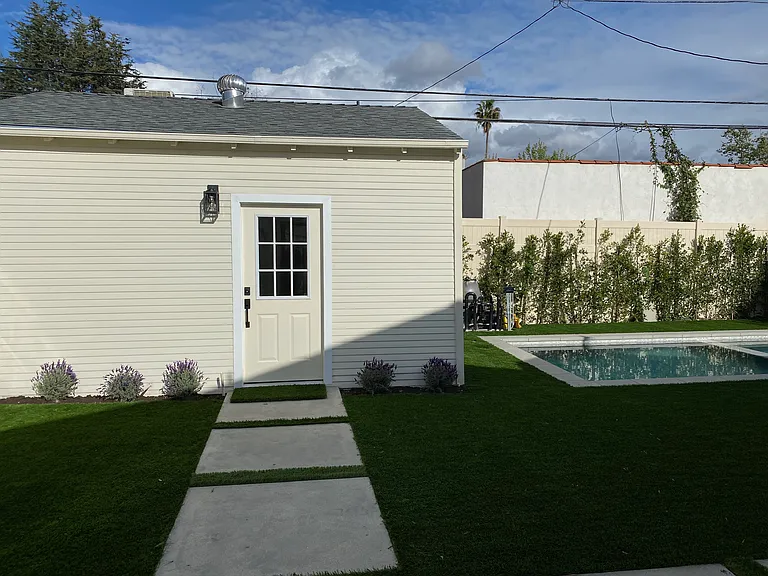 140 S Gardner St — Photo 38
