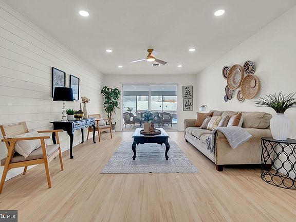 4th image of 165 C Belmar Rd