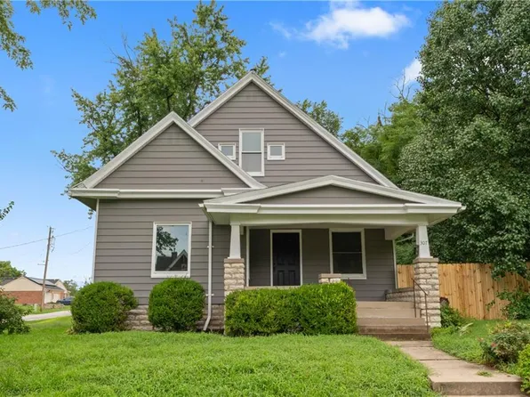 307 N College St, Richmond, MO 64085