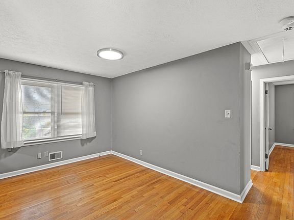 4th image of 2125 Violet Rd