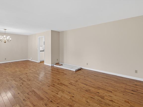 5th image of 1504 Tabard Dr