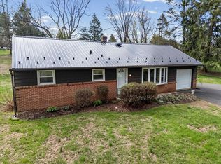 20 Holly Dr, West Grove, PA 19390