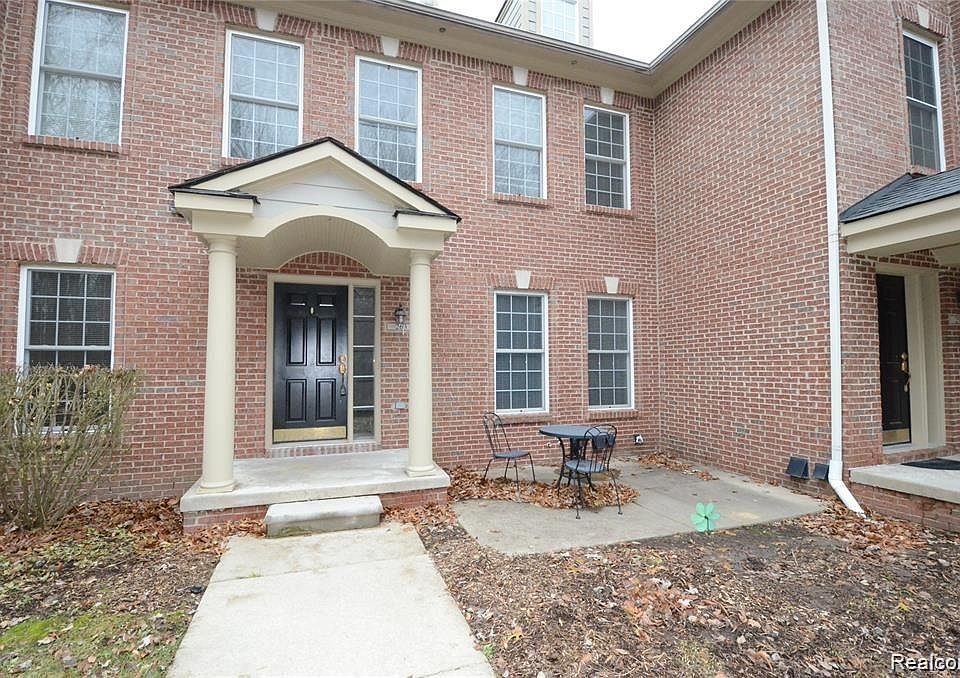 1st image of 263 S Village Way #23